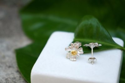 Chamomile earrings studs - Image 3