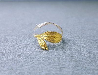 Gold leaf rose ring