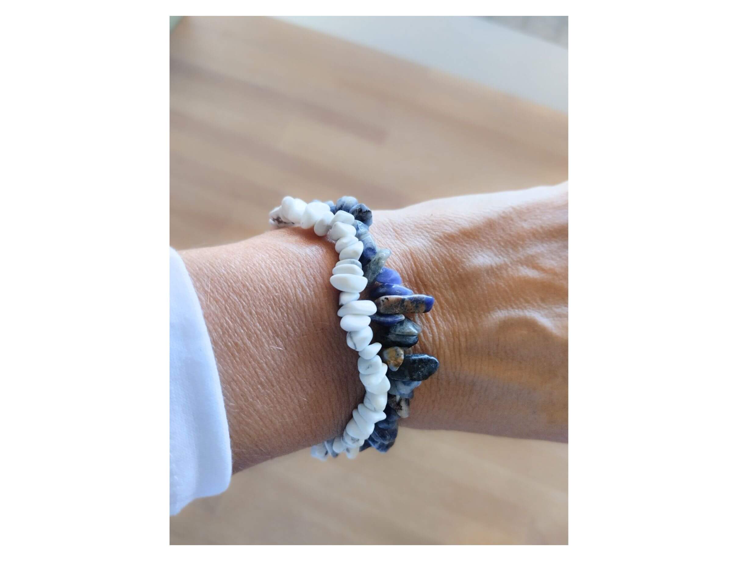 Sodalite & White jasper chip bracelets set